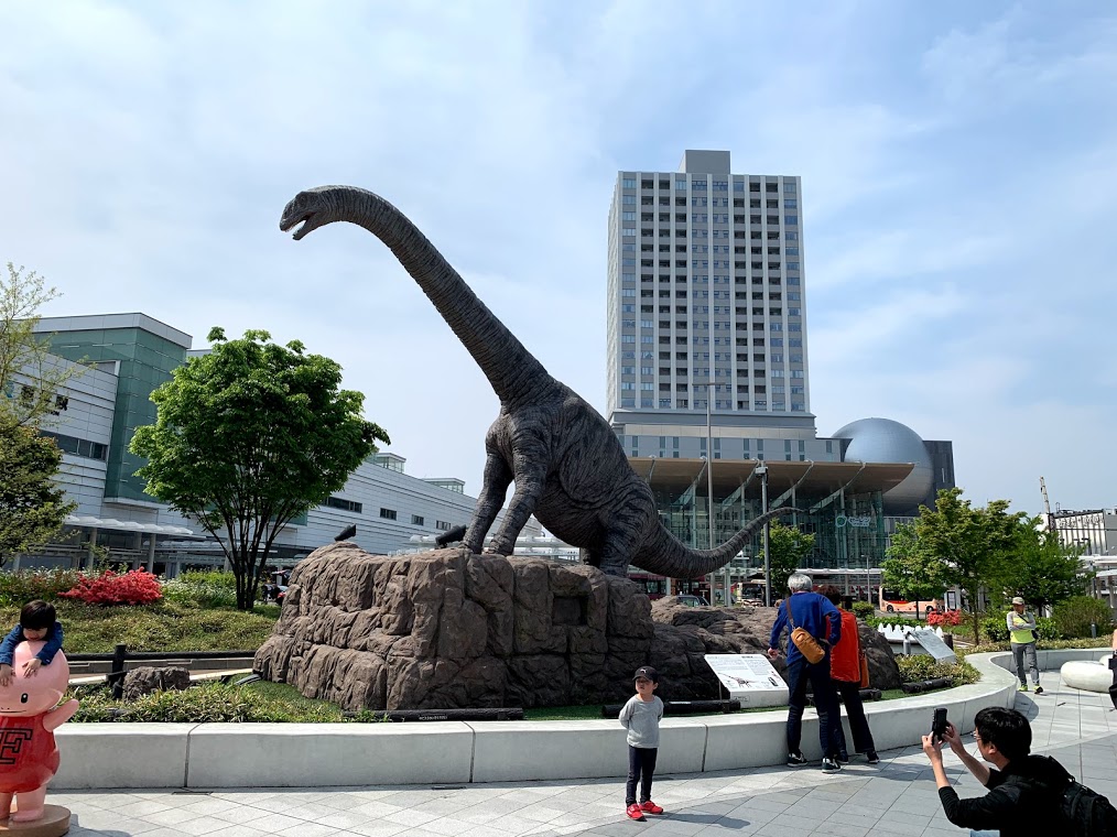 福井駅前の恐竜